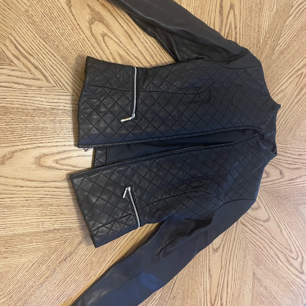 Quilted 100% Real Leather Black Women's Moto Jacket with Zip Pockets - Picture 4 of 6